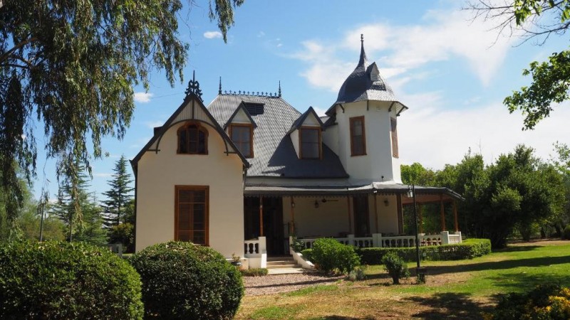 Villa Victoria se convierte en el primer hotel con residencia artística en Mendoza